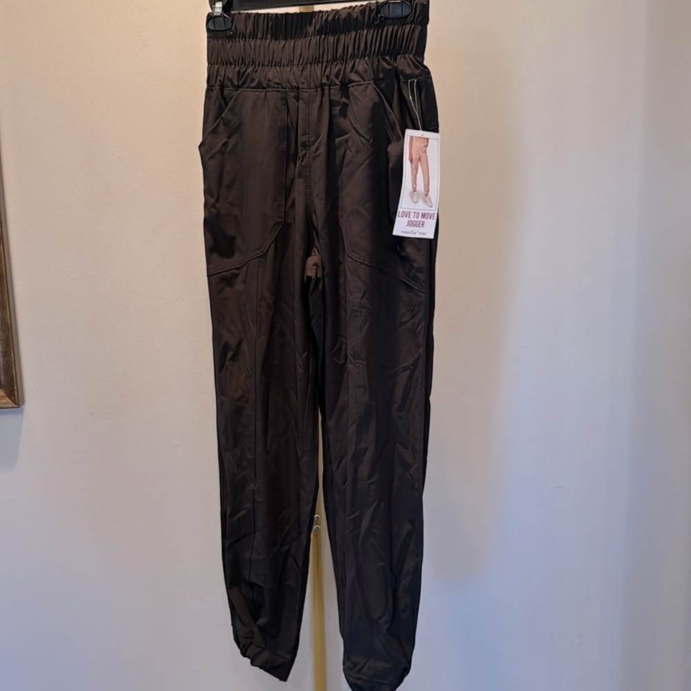 Vanilla star black love to move polyester joggers NWT XS